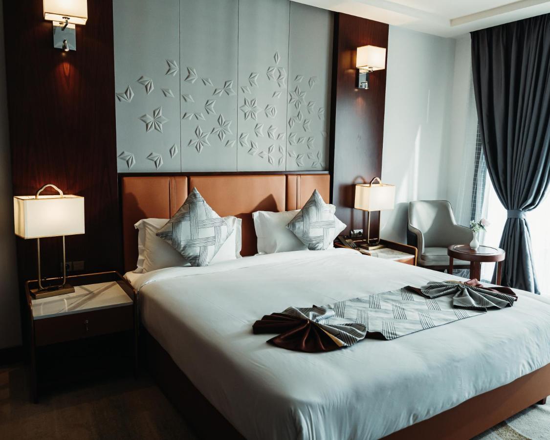 Waves Aqua Resort 케니트라 외부 사진 A bedroom in a hotel