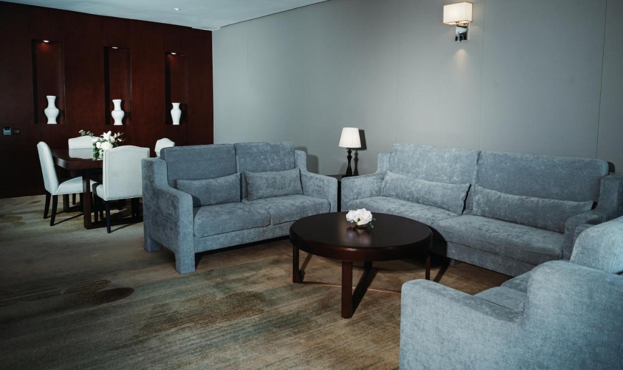 Waves Aqua Resort 케니트라 외부 사진 A living room