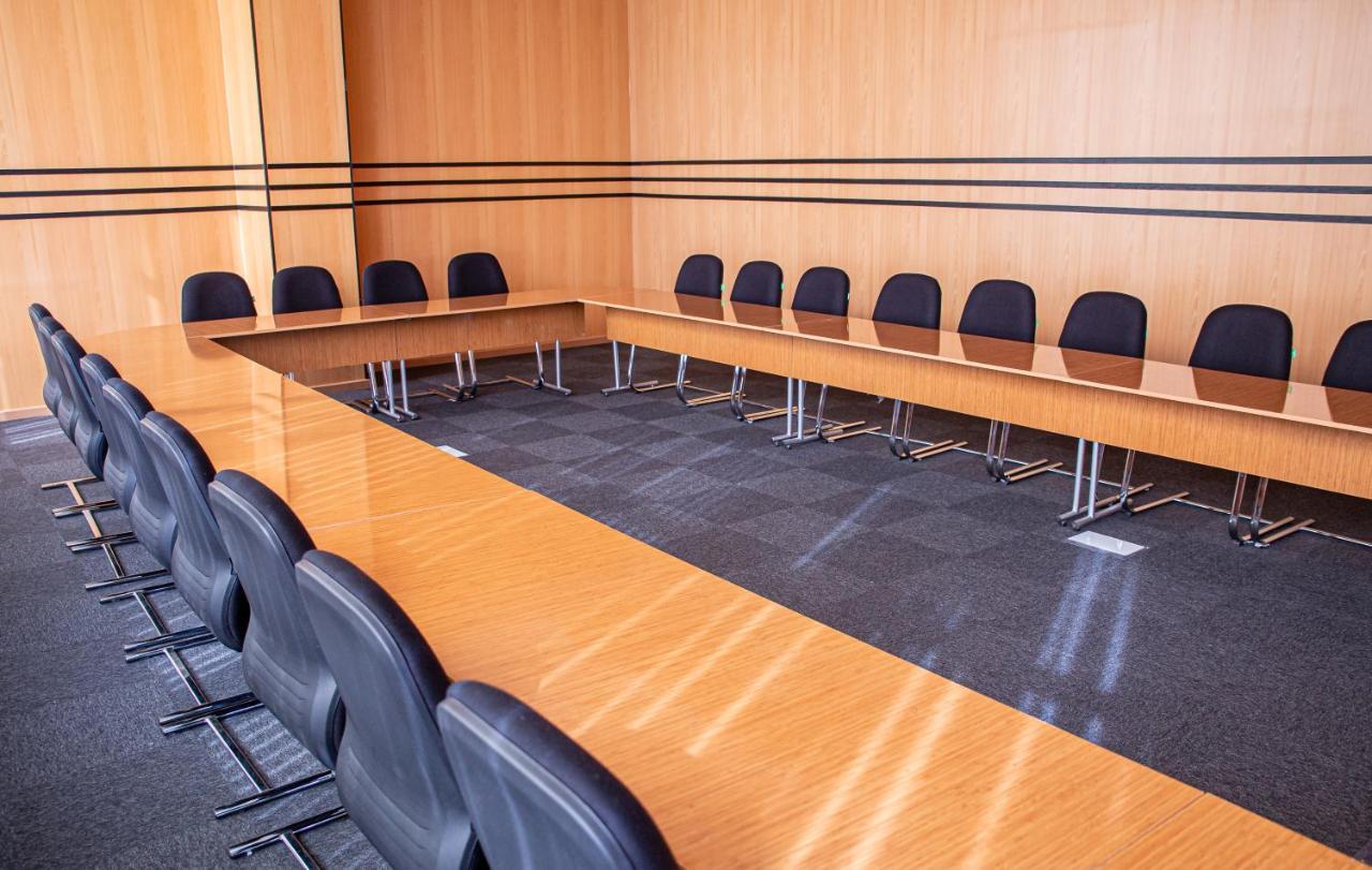 Waves Aqua Resort 케니트라 외부 사진 The meeting room of the European Economic and Social Committee
