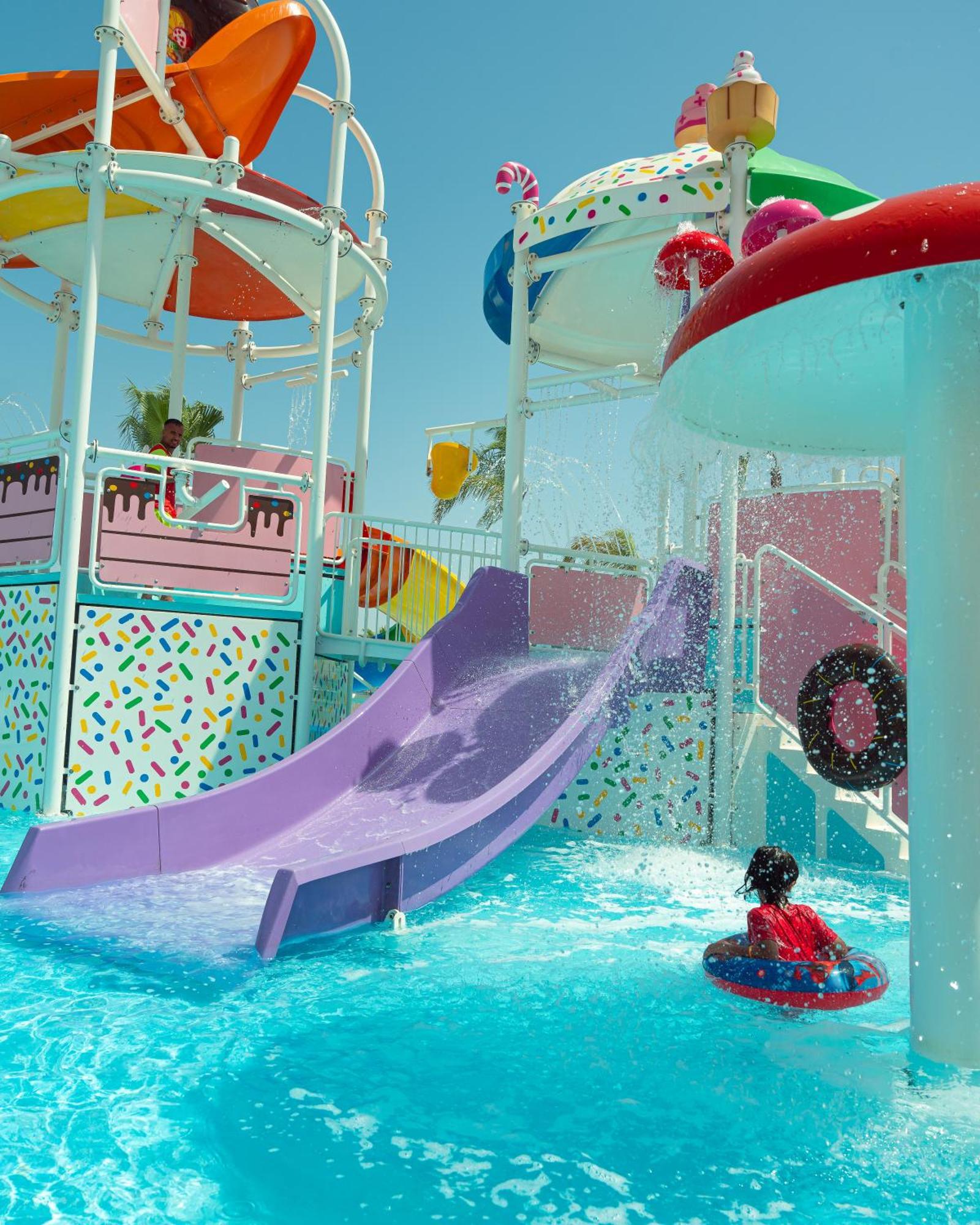 Waves Aqua Resort 케니트라 외부 사진 Splash Island
